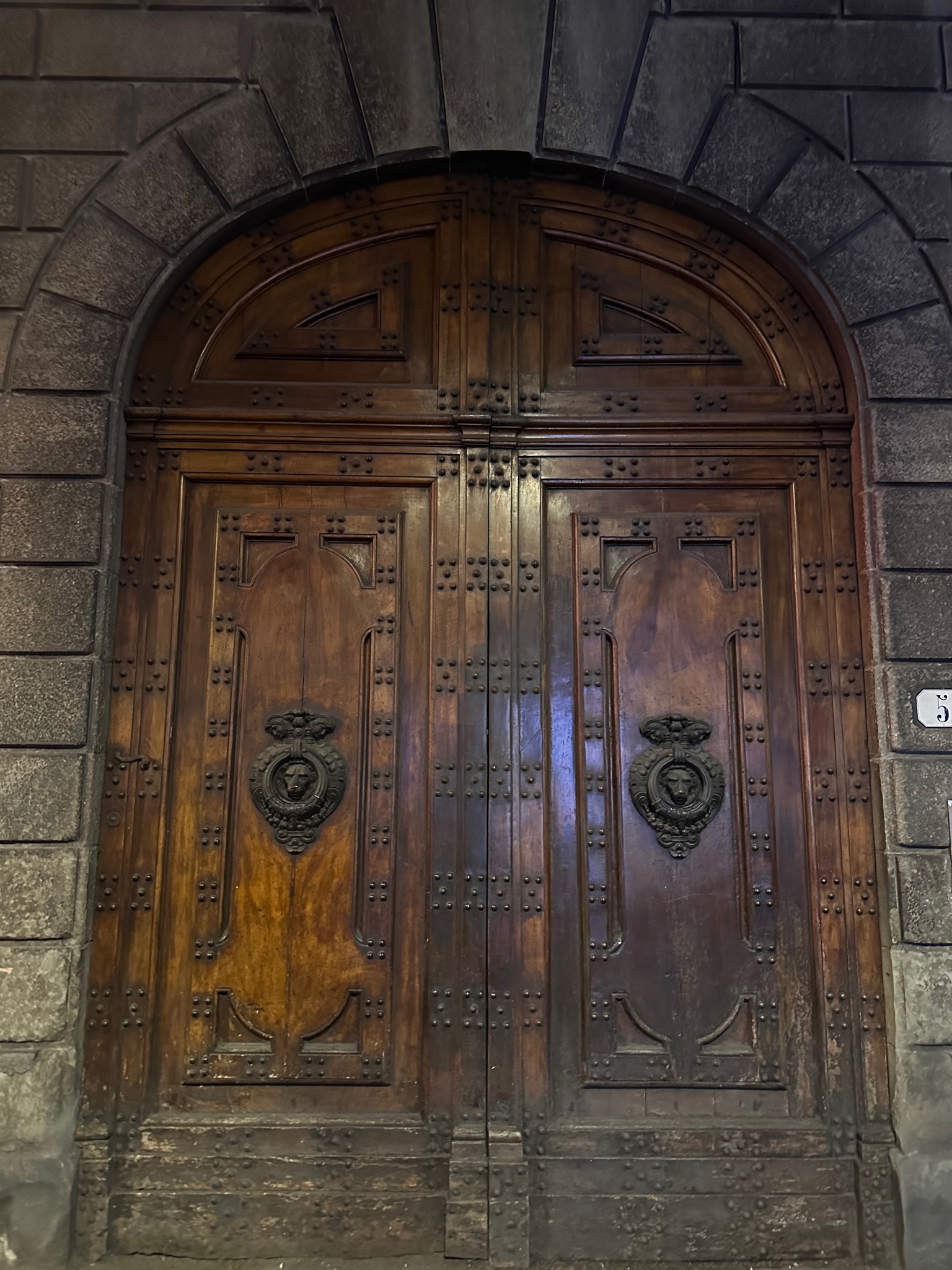 Knobbed Door